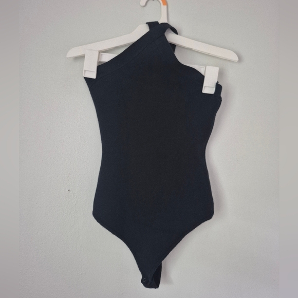 Abercrombie & Fitch Black Knit Cross Halter Top Bodysuit - Picture 2 of 6